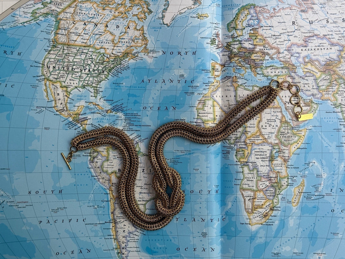 DE NUESTRO TALLER A TUS MANOS: EL VIAJE DE UNA PIEZA