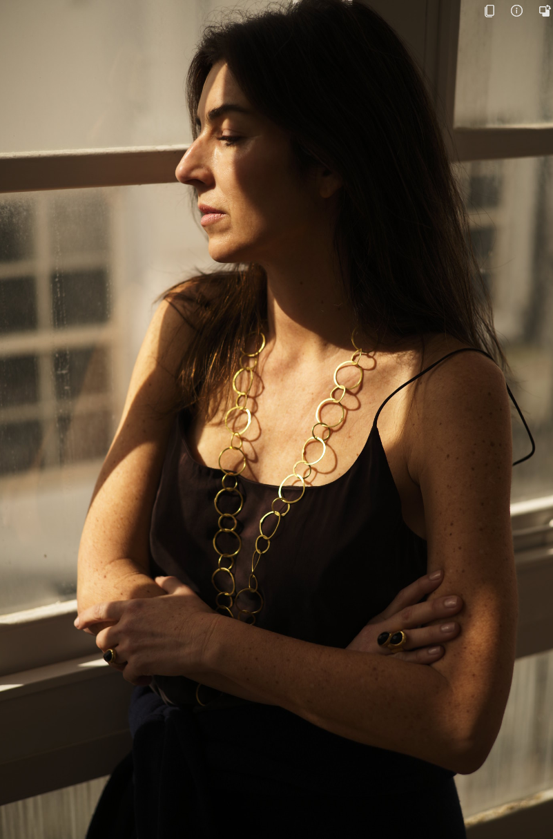Hammered hoop chain