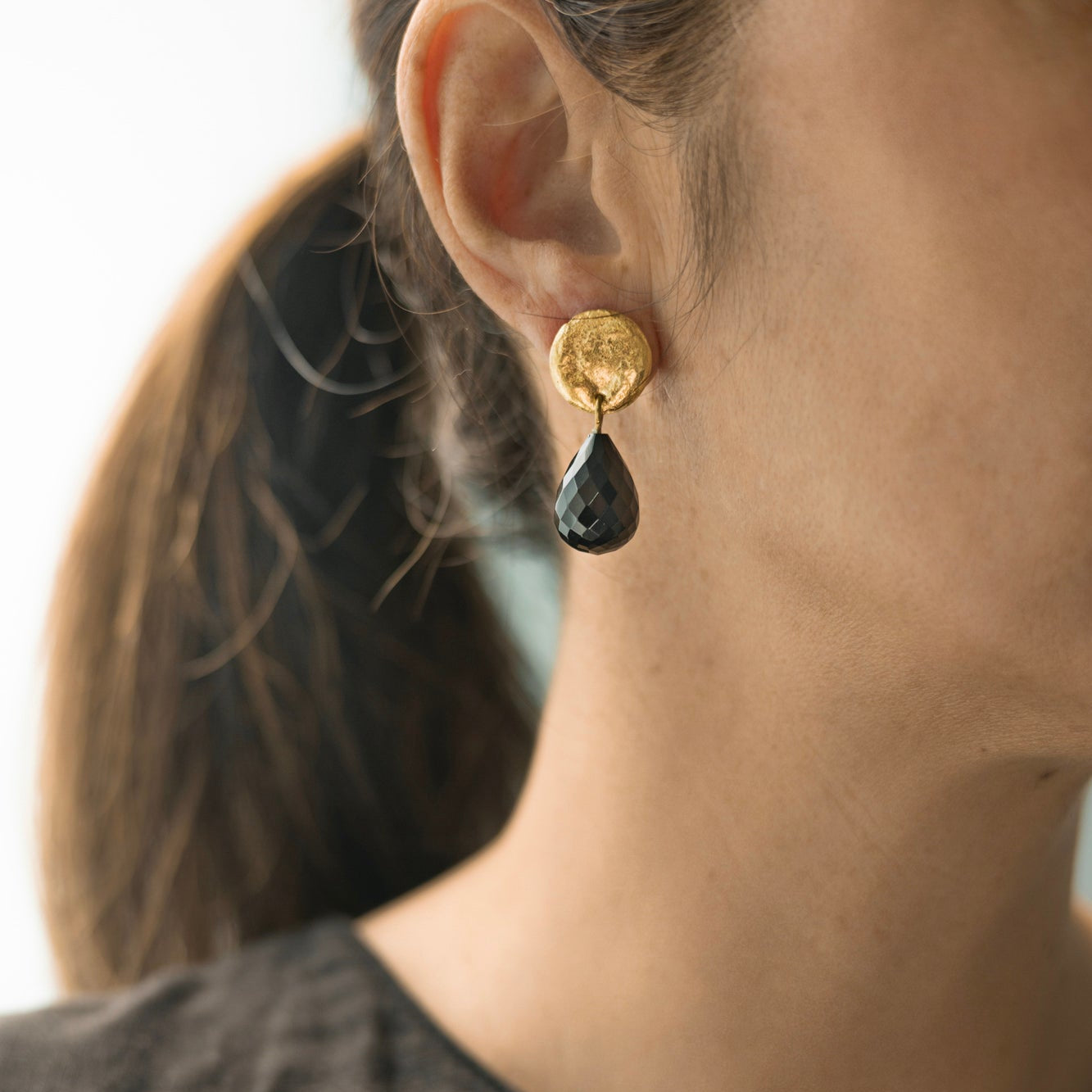 Pendientes moneda con gota negra